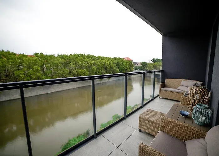 Via Marina Apartment *