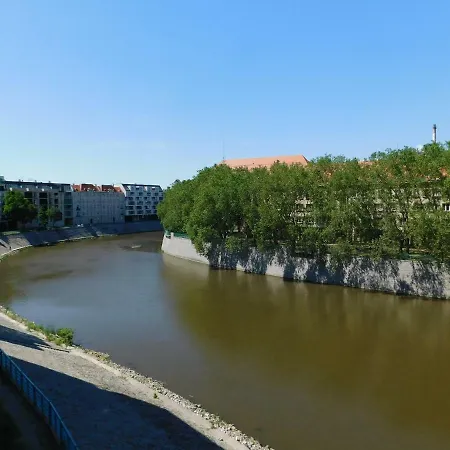 Via Marina Apartman *