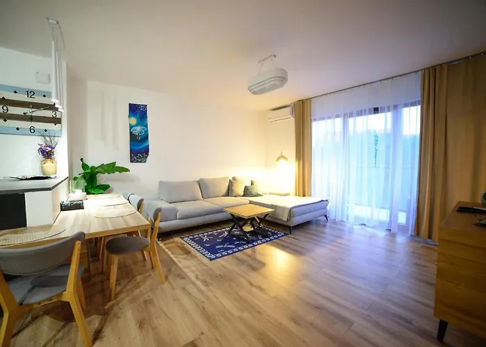 Via Marina Apartment *